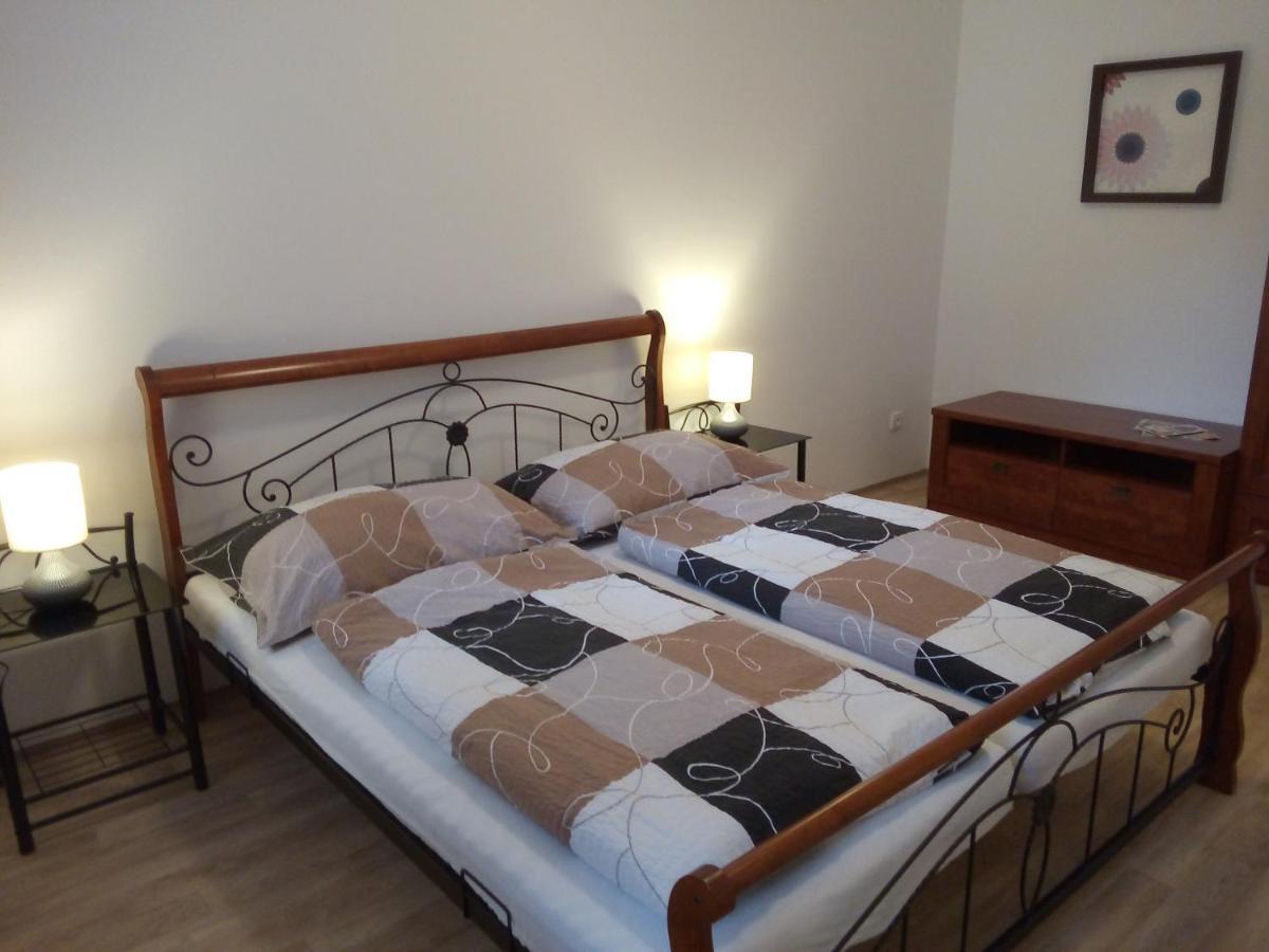 Apartman U Dubu Jablonne nad Orlici Ngoại thất bức ảnh